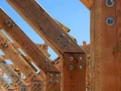 Building a Timber Frame House? Here’s How Shower Cubicles Can Save You Money